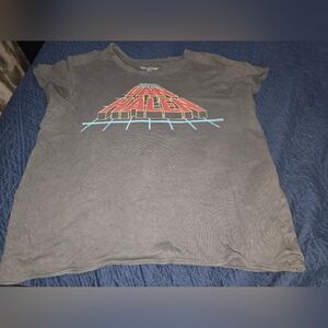 VAN HALEN LARGE GRAY/BLACK TSHIRT MUSIC BAND TSHIRT RIPPED TORN VERY COOL!